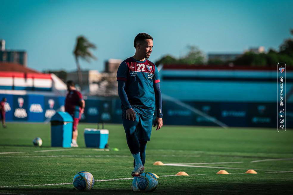 Pikachu, jogador do Fortaleza no treino
