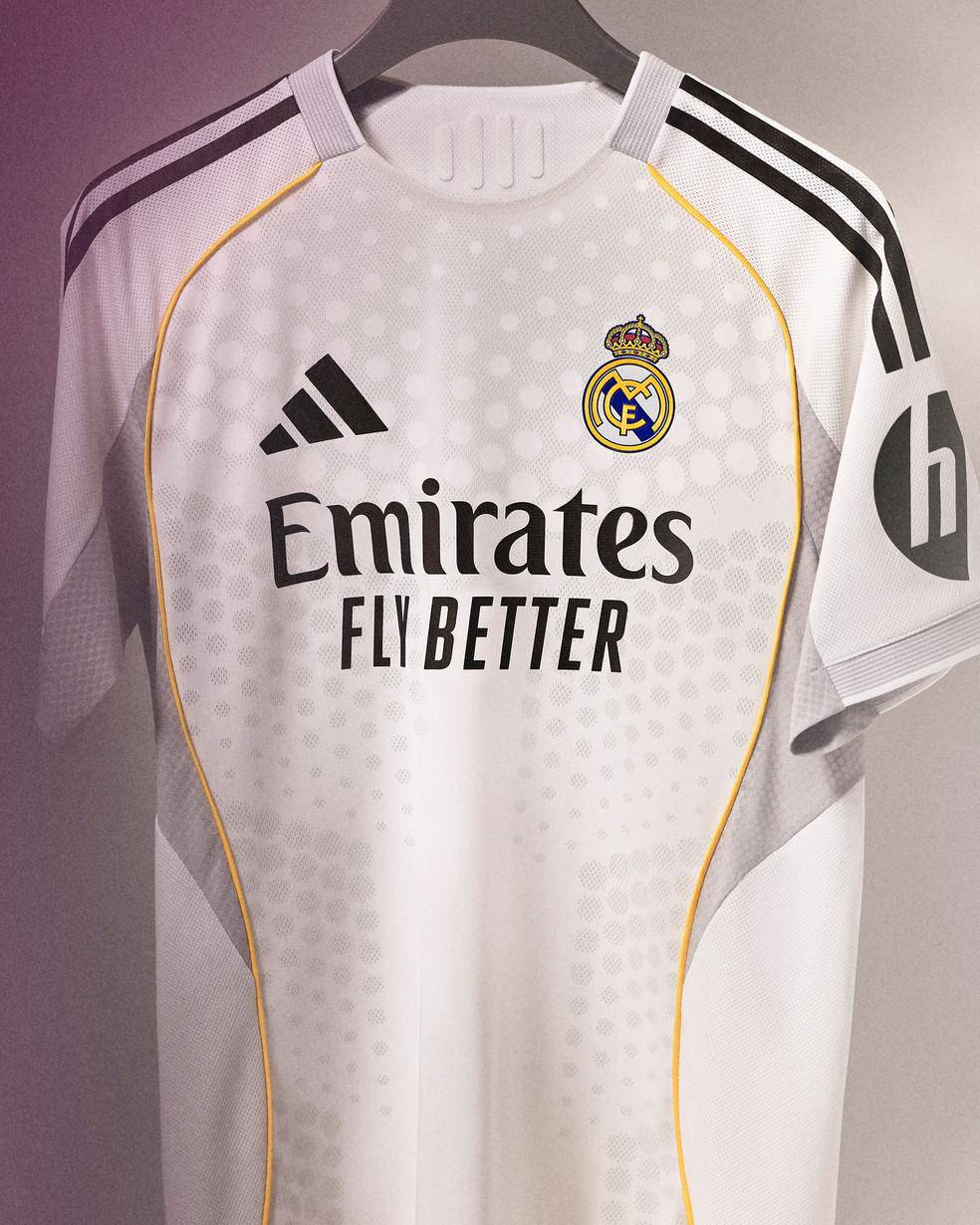 Real Madrid anuncia uniforme para a temporada 25/26