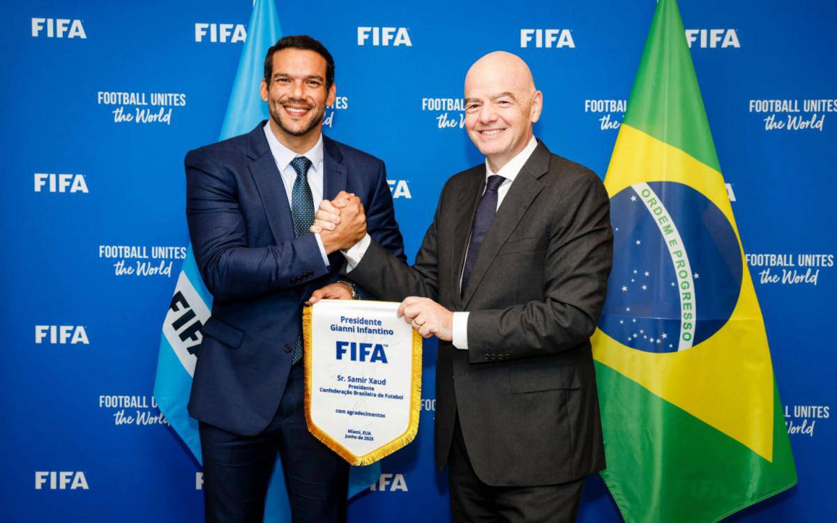 Samir Xaud e Gianni Infantino se encontraram nos Estados Unidos nesta sexta-feira (20)