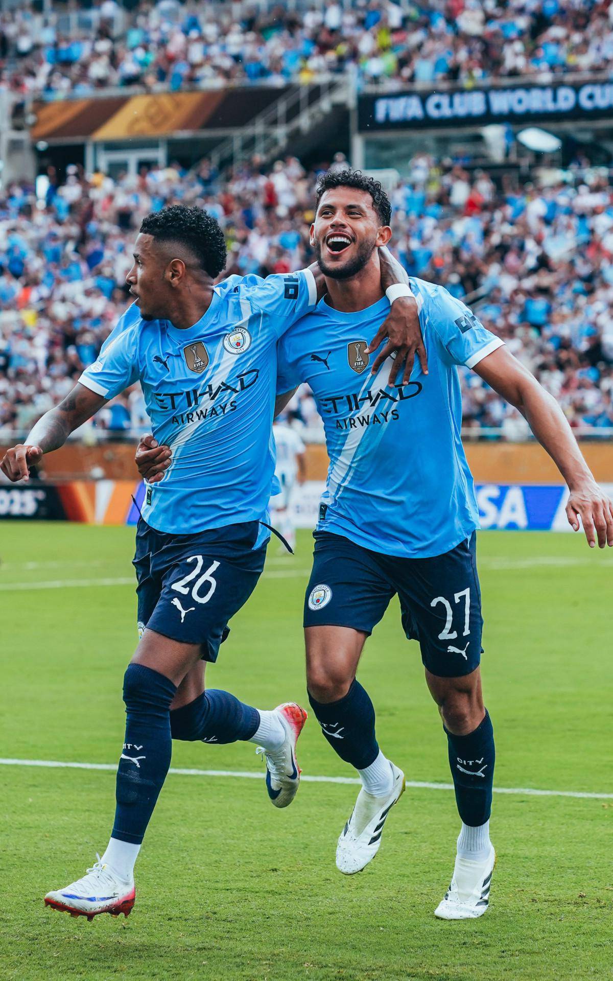 Savinho e Matheus Nunes em goleada do City sobre a Juventus