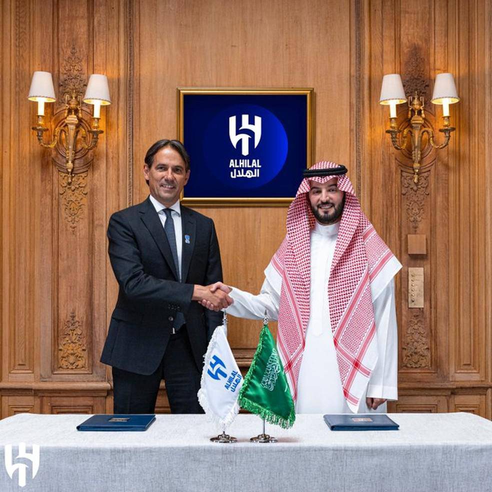 Simone Inzaghi e anunciado como novo tecnico do Al-Hilal