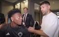 Speed e Aguero falam sobre Messi e Cristiano Ronaldo (Foto: Reproducao