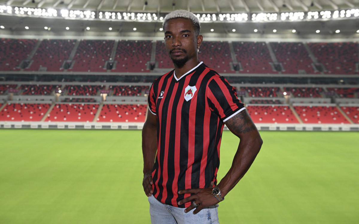 Thiago Mendes esta em fim de contrato com o Al-Rayyan, do Catar