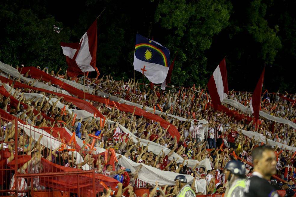 Torcida do Nautico nos Aflitos em jogo contra o Sao Paulo