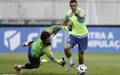 Vanderson em acao durante treino da selecao brasileira (Foto: Rafael Ribeiro / CBF