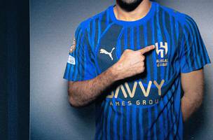 Abderrazak Hamdallah assume a camisa 10 do Al-Hilal, que estava vaga desde a saida de Neymar (Foto: Divulgacao / Al-Hilal)