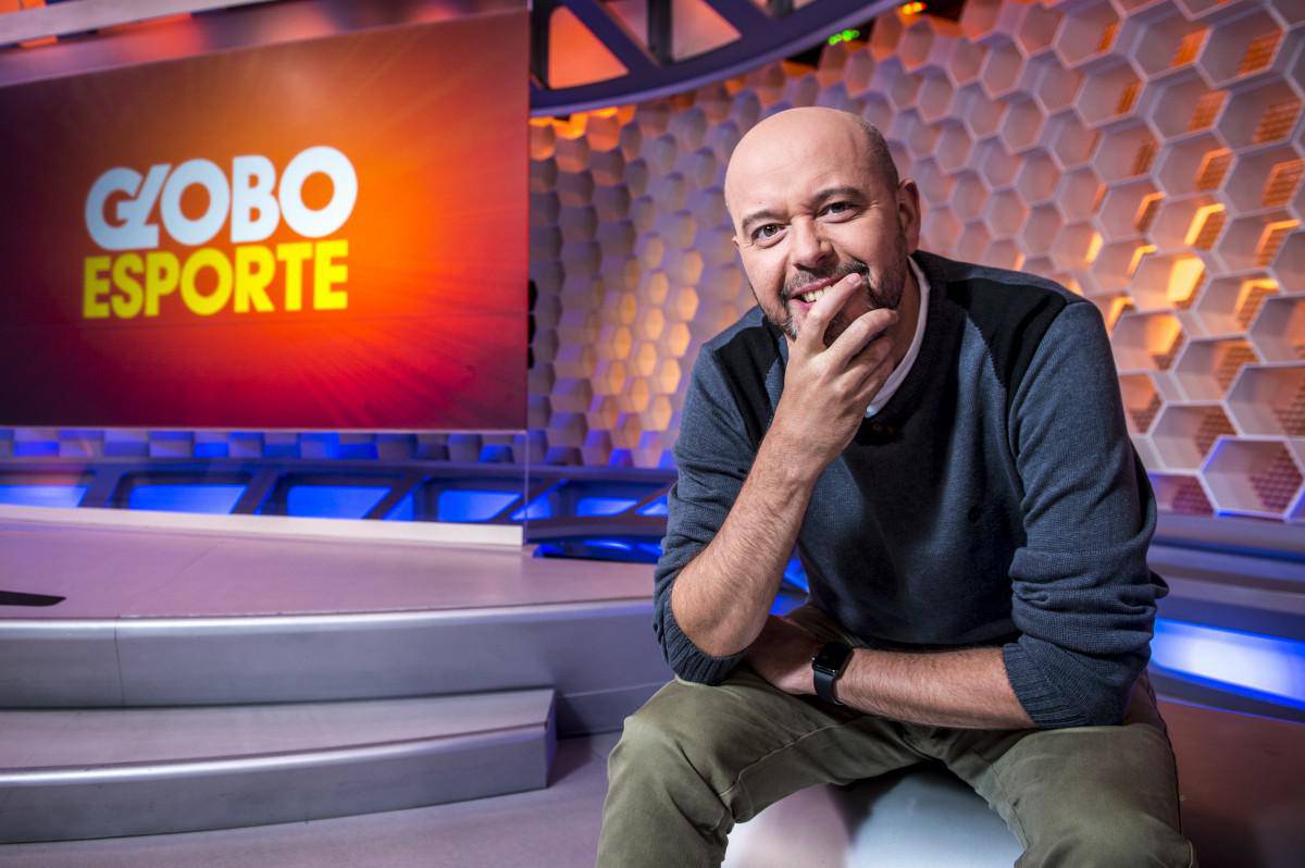 Alex Escobar apresenta o "Globo Esporte" no Rio