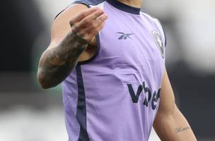 Artur em treino do Botafogo (Foto: Vitor Silva / Botafogo)