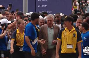 Carlo Ancelotti chega ao Metlife Stadium para final da Copa do Mundo de Clubes (Foto: Reproducao/Sportv)