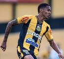 Botafogo apresenta proposta por zagueiro do Novorizontino