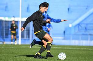Defensa y Justicia em amistoso com o Velez Sarsfield (Foto: Divulgacao/ Defensa y Justicia)