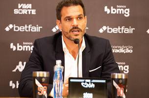 Diretor de futebol do Vasco, Admar Lopes tem a missao de buscar reforcos (Foto: Matheus Lima / Vasco)