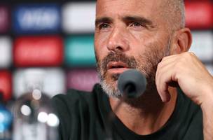 Enzo Maresca em coletiva antes da semifinal (Foto: Franck Fife/AFP)