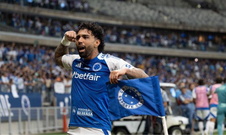 Gabriel Barbosa, do Cruzeiro, comemora apos marcar gol durante a partida entre Cruzeiro e Juventude valida pelo Campeonato Brasileiro 2025, realizada no Estadio Mineirao, em Belo Horizonte