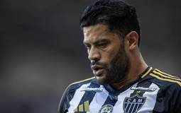 Hulk manifesta confiança diante dos atrasos salariais no Atlético-MG
