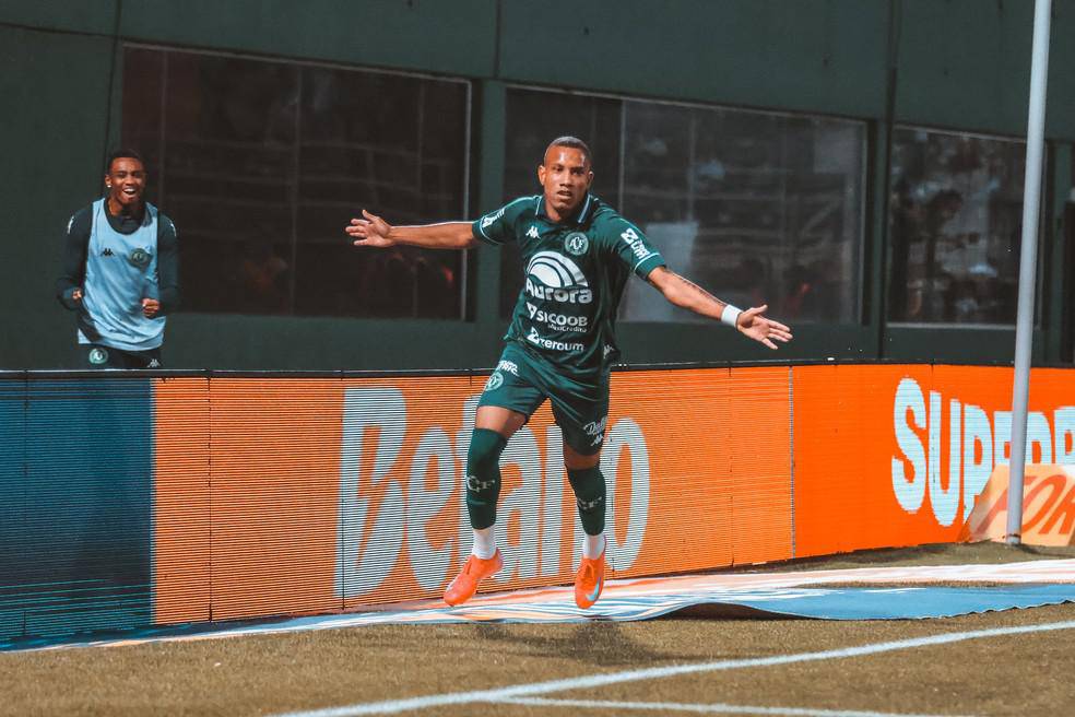Italo e destaque da Chapecoense no Brasileiro