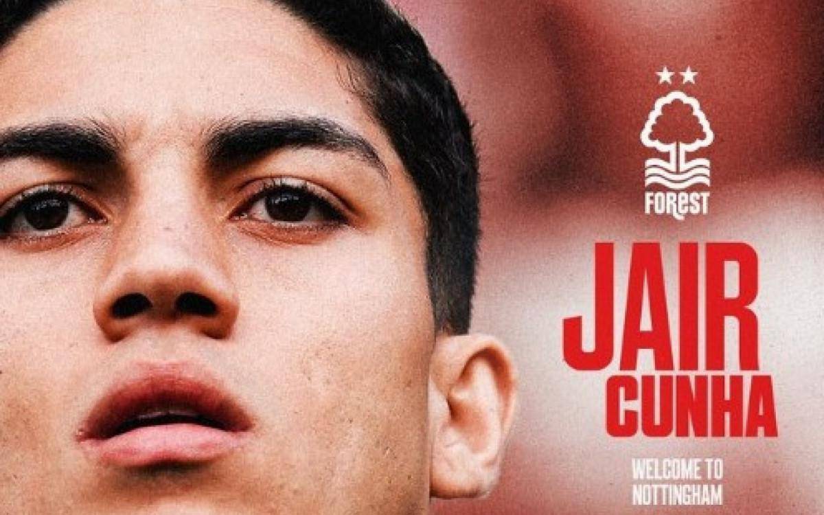 Jair Cunha foi anunciado pelo Nottingham Forest