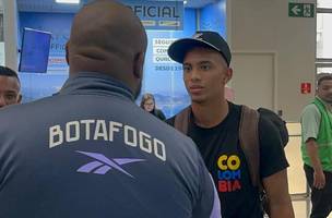 Jordan Barrera na chegada ao Rio de Janeiro, neste domingo (Foto: Alan Santos/BTB)