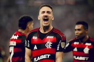 Leo Ortiz vibra em jogo do Flamengo (Foto: Adriano Fontes / Flamengo)
