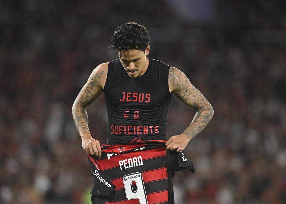 Pedro comemora gol do Flamengo contra o Fluminense