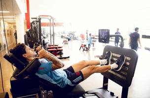 Pedro fez apenas atividades na academia nesta sexta (11) (Foto: Divulgacao / Flamengo)
