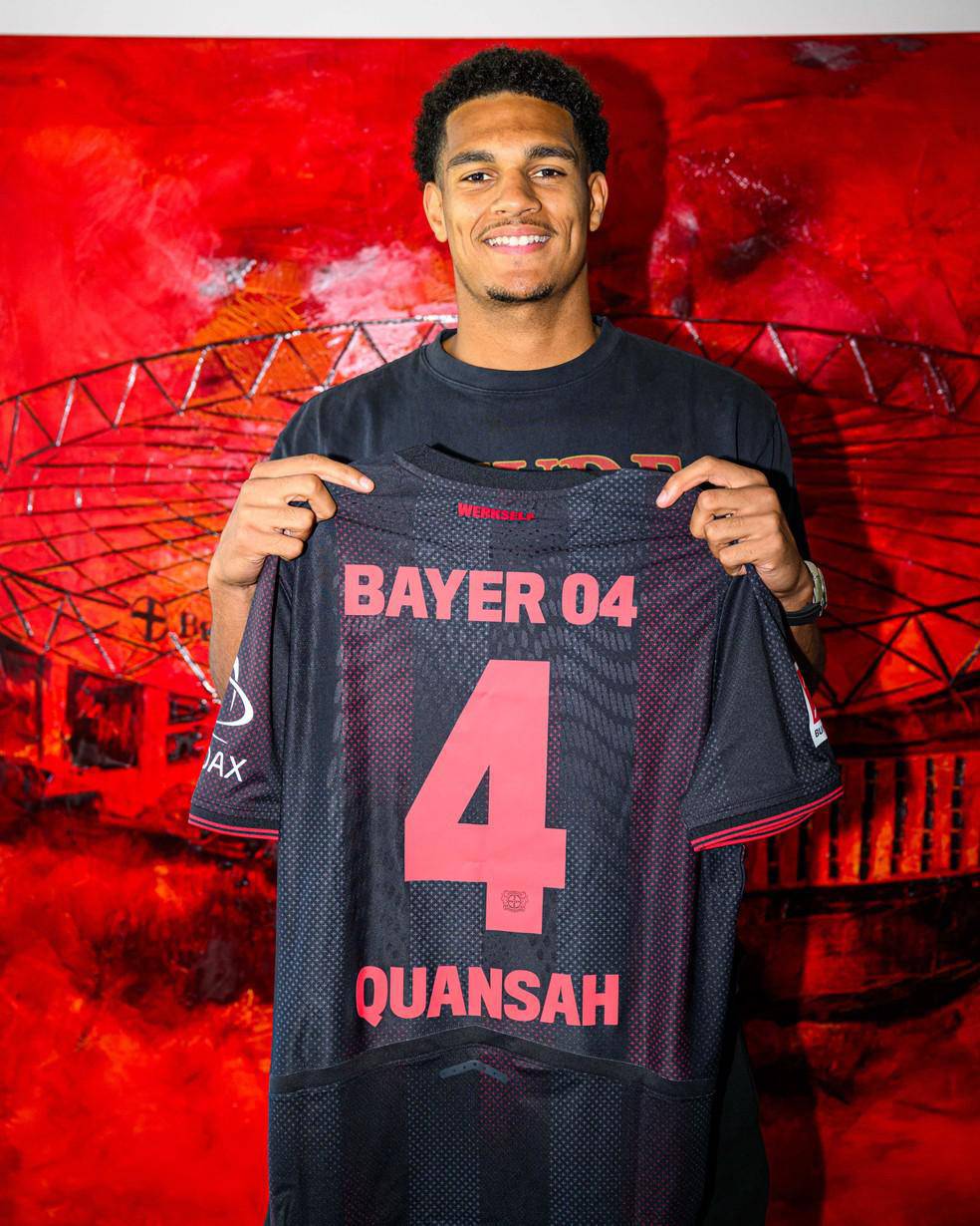 Quansah apresentado pelo Bayer Leverkusen