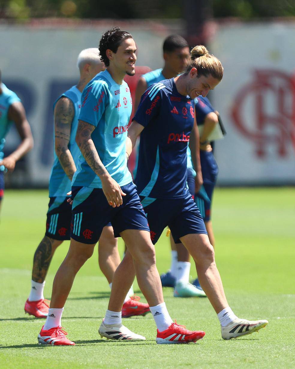 Relacao entre Pedro e Filipe Luis no Flamengo e incognita apos criticas do treinador