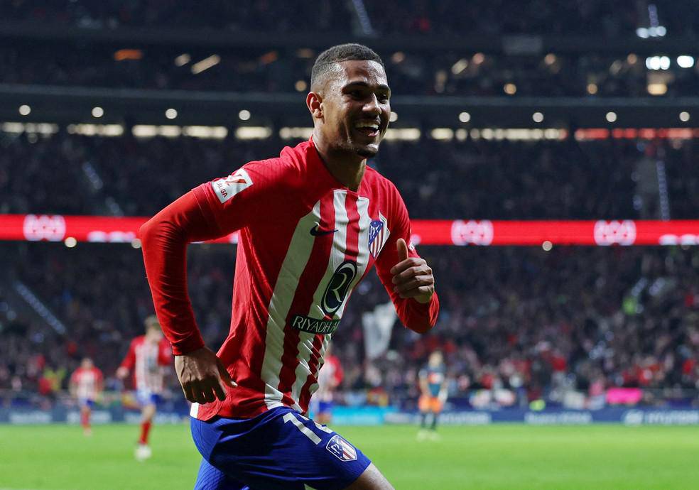 Samuel Lino durante jogo entre Atletico de Madrid e PSG, pelo Mundial