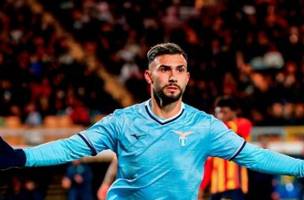 Taty Castellanos com a camisa da Lazio (Foto: Divulgacao / Lazio)