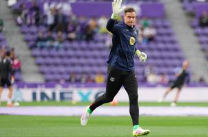 Ter Stegen aquece antes de jogo do Barcelona (Foto: Cesar Manso / AFP)