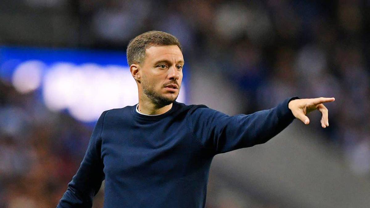Treinador do Porto, Martin Anselmi, durante jogo contra o Inter Miami na Copa do Mundo de Clubes