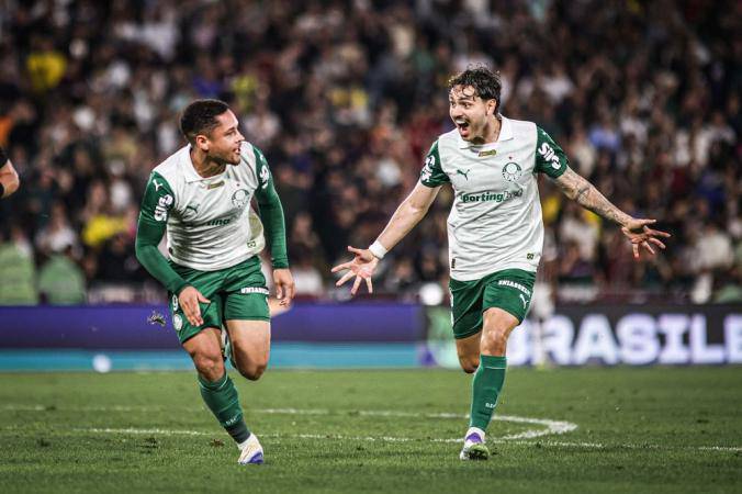 Vitor Roque parece que finalmente achou sua melhor forma no Palmeiras