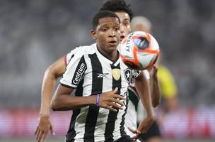 Yarlen em acao pelo Botafogo (Foto: Vitor Silva/Botafogo)
