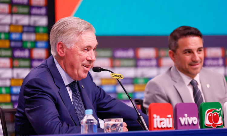 Carlo Ancelotti e Rodrigo Caetano durante convocacao da Selecao para os dois ultimos jogos das Eliminatorias