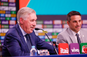 Carlo Ancelotti e Rodrigo Caetano durante convocacao da Selecao para os dois ultimos jogos das Eliminatorias (Foto: RAFAEL RIBEIRO/CBF)