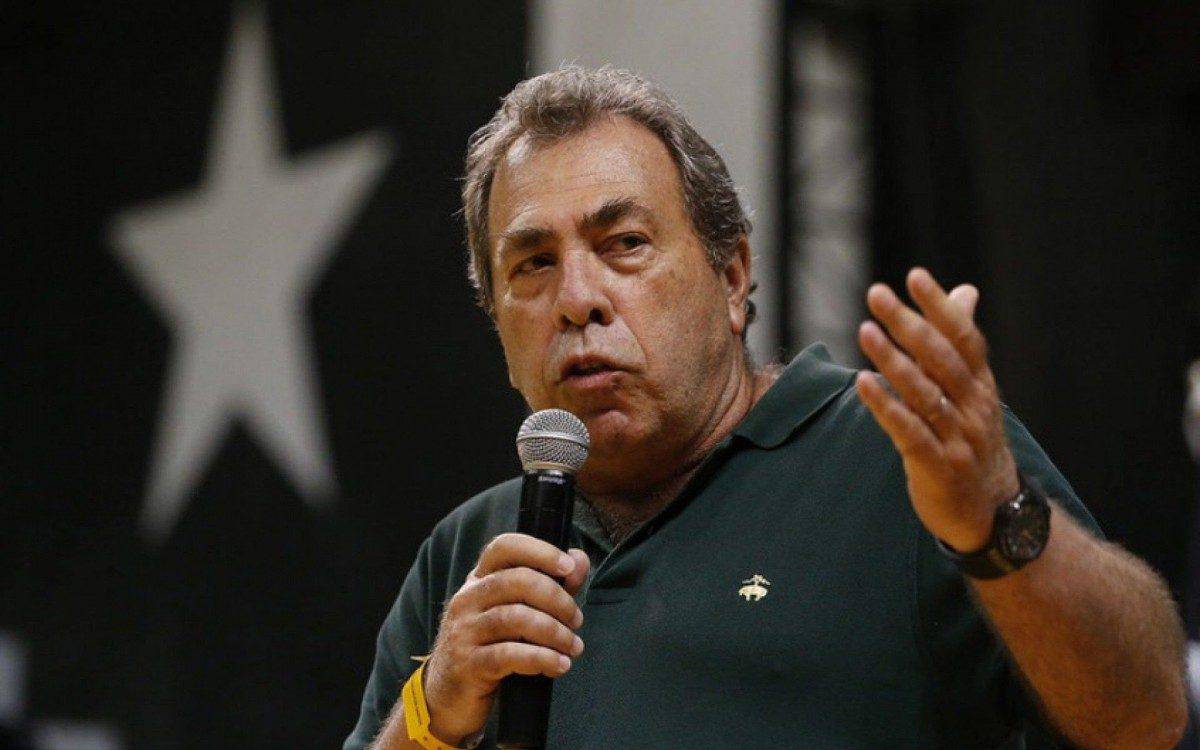 Carlos Augusto Montenegro e ex-presidente do Botafogo