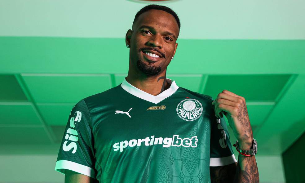 Carlos Miguel assina com o Palmeiras
