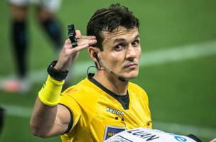 CBF decidiu manter o arbitro Caio Max Augusto Vieira como VAR no classico Palmeiras x Corinthians (Foto: Danilo Fernandes/Meu Timao)