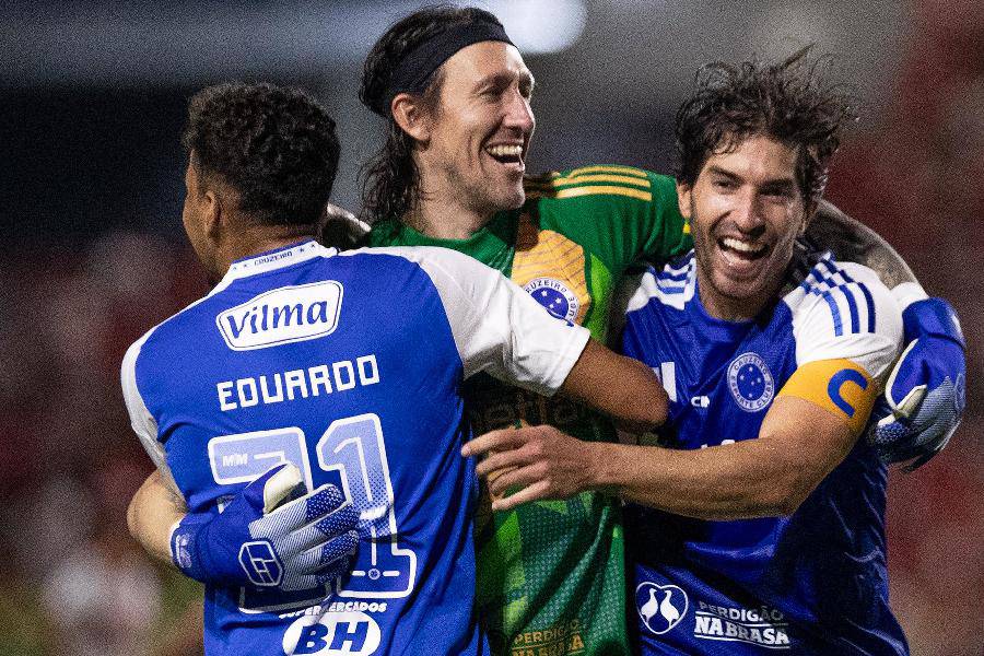 Com Cassio como heroi, Cruzeiro assegurou classificacao na competicao nacional