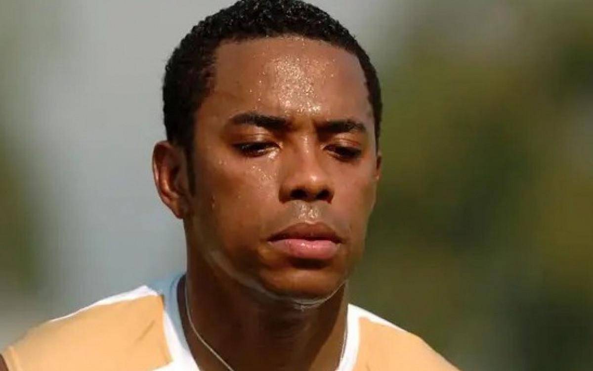 Condenado na Italia, Robinho cumpre pena no Brasil