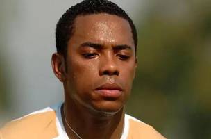 Condenado na Italia, Robinho cumpre pena no Brasil (Foto: Divulgacao / Santos)