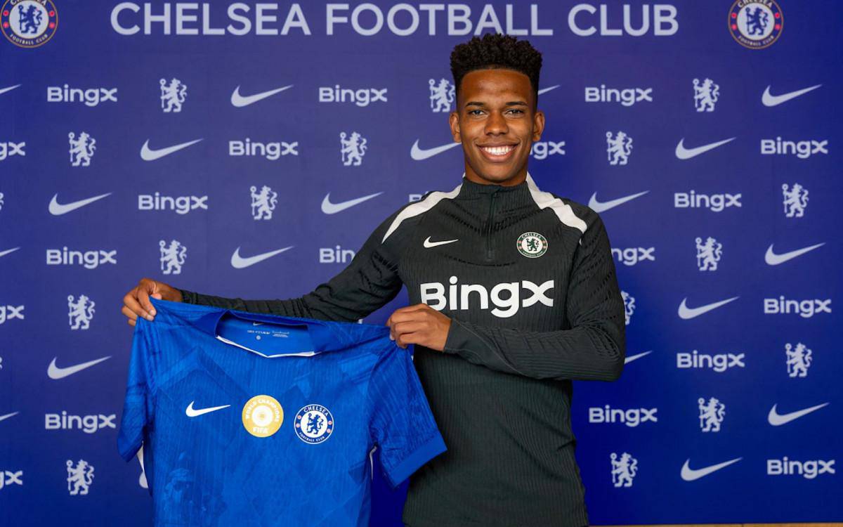 Estevao vai vestir a camisa do Chelsea ate 2033