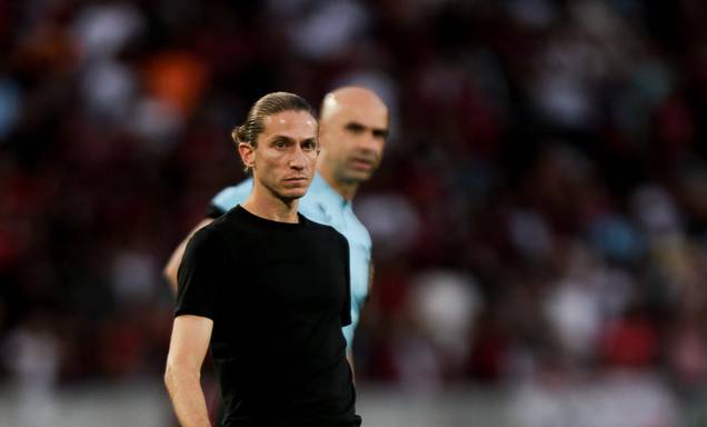 Filipe Luís lamenta queda de rendimento do Flamengo em empate contra o Ceará