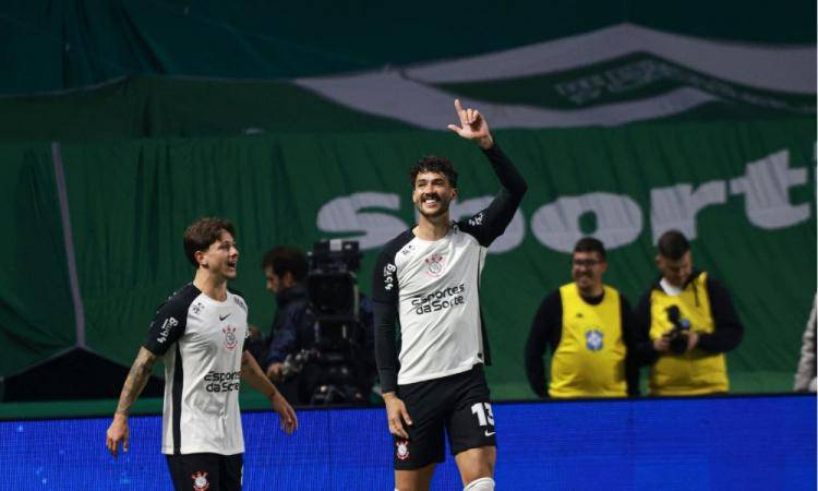 Gustavo Henrique, do Corinthians, comemora apos marcar gol na partida de volta das oitavas de final da Copa do Brasil 2025 entre Palmeiras e Corinthians, no Allianz Parque, em Sao Paulo