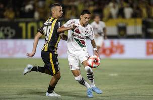 Isaque em acao pelo Fluminense (Foto: Lucas Mercon/FFC)