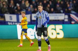 Josh Windass com a camisa do Sheffield Wednesday: ele saiu do clube nas ferias (Foto: Reproducao / Instagram / Sheffield Wednesday)
