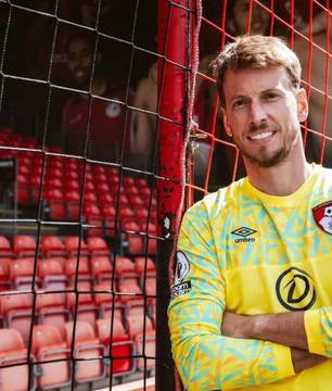 Botafogo negocia com goleiro Neto do Bournemouth para substituir John