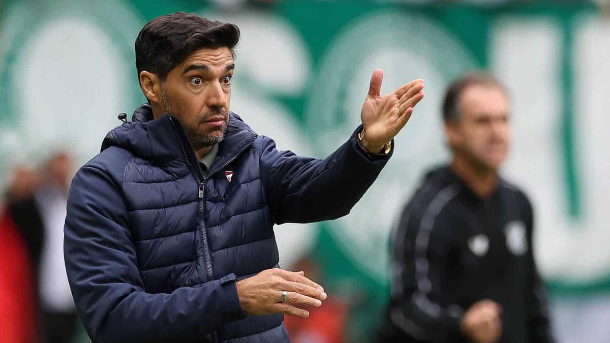 O tecnico Abel Ferreira, da SE Palmeiras, em jogo contra a equipe do Ceara SC, durante partida valida pela decima nona rodada, do Campeonato Brasileiro, Serie A, na arena Allianz Parque.