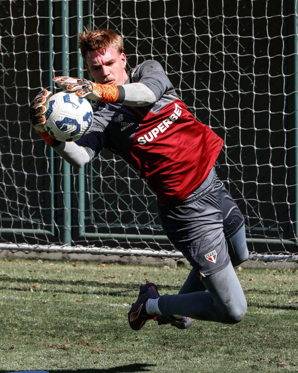 Young, goleiro do Sao Paulo