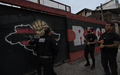 Agentes cumprem mandados de busca e apreensao contra 39 alvos em diferentes enderecos, incluindo as sedes das principais uniformizadas (Foto: Reproducao
